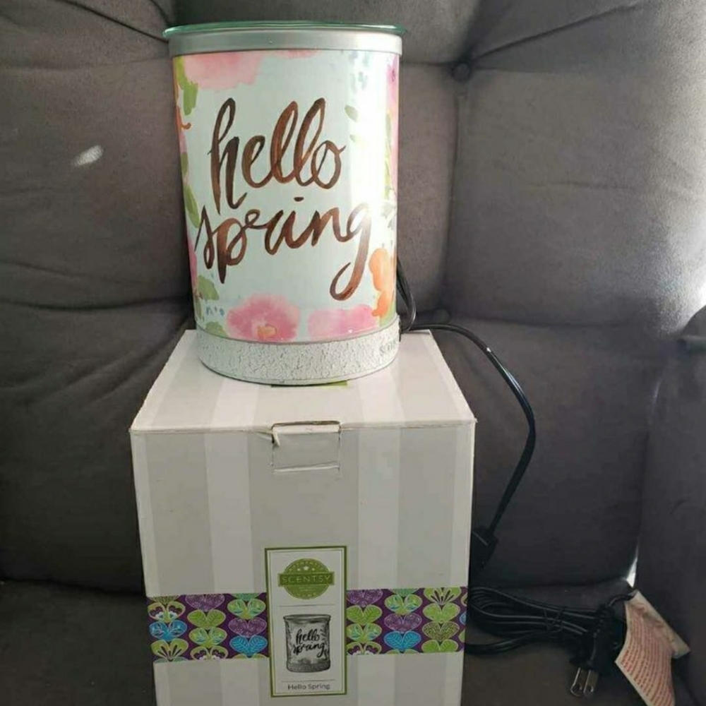 Scentsy Hello Spring Warmer